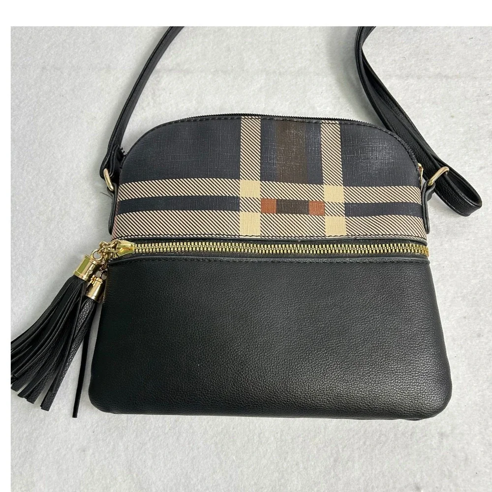 Preppy Plaid Unbranded Womens Small Black Crossbody Bag Tassel Zip Faux Leather‎
